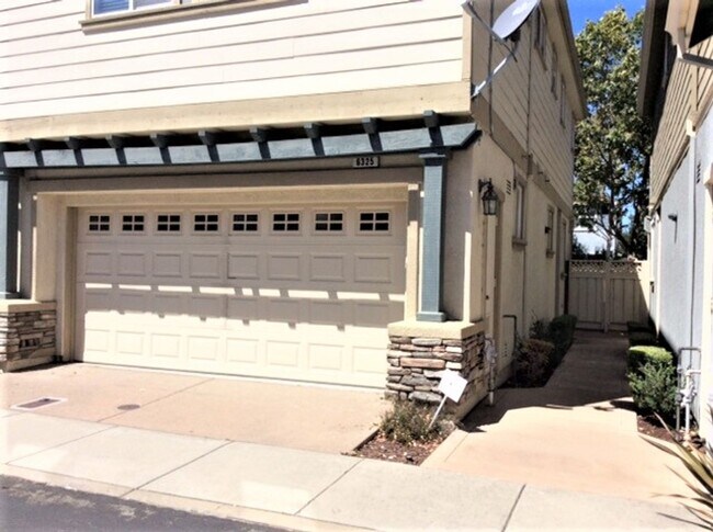 Foto del edificio - Dublin Townhouse with Solar!  3 Bed 2.5 Ba...