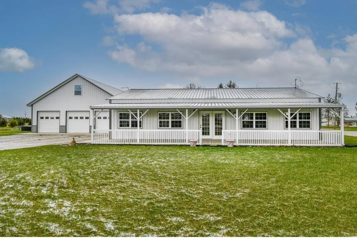 Primary Photo - Three Bedroom Single Family Home in Flora ...