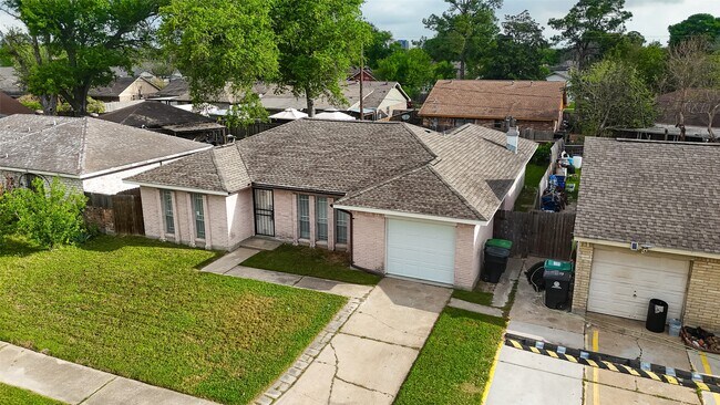 Foto del edificio - 15022 Chipman Ln.