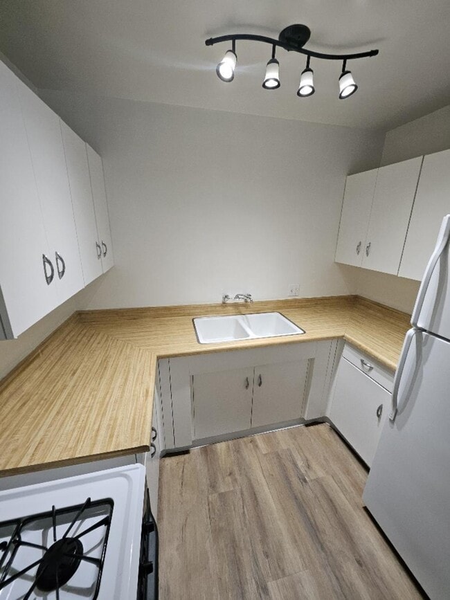 Interior Photo - Holiday Manor