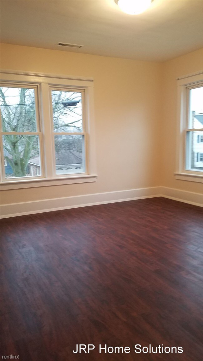Foto del edificio - 2 br, 1 bath Triplex - 736 1/2 Carlton Blv...