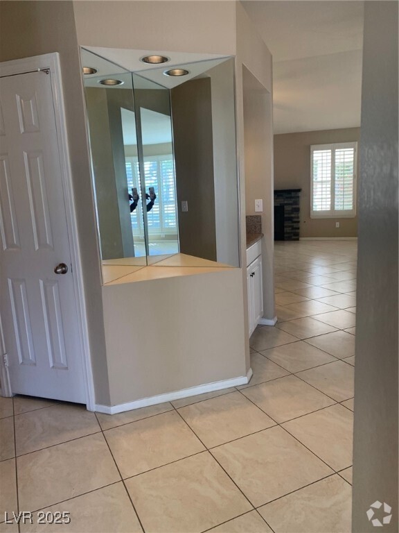 Building Photo - 5021 Glenarden Dr