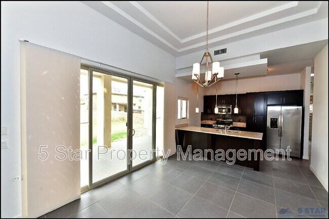 Building Photo - 5973 Cartagena Cir