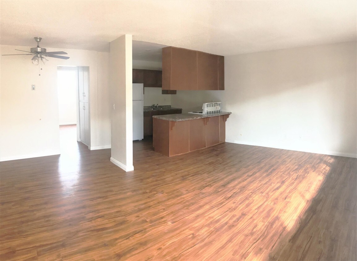 1304 Roxanne Dr Unit 15UP1, El Cajon, CA 92021 Apartment for Rent in