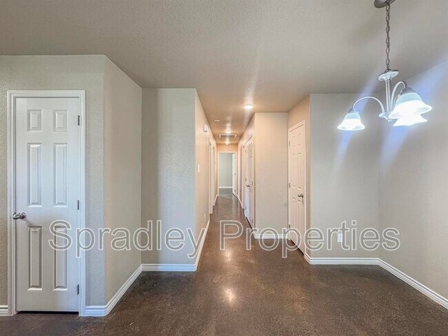 Building Photo - 1425 Leon Rd