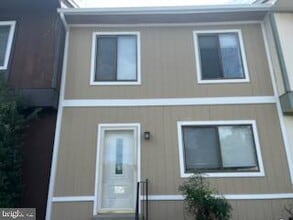 Building Photo - 12021 Hallandale Terrace