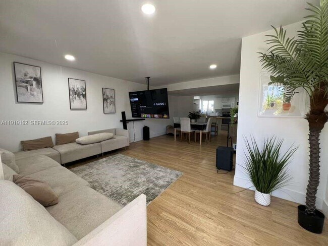 Foto del edificio - 1480 NE 151st St