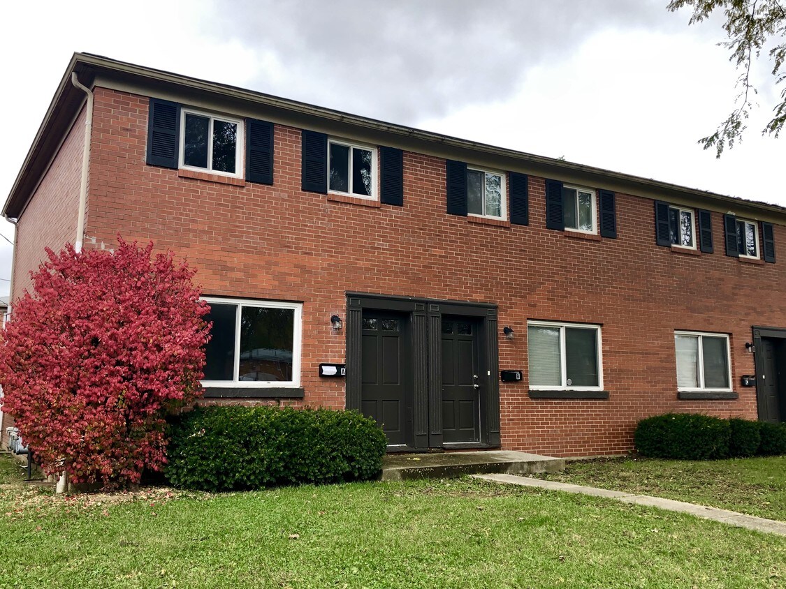 880 N Meadows Ct, Columbus, OH 43229 Townhome Rentals in Columbus OH