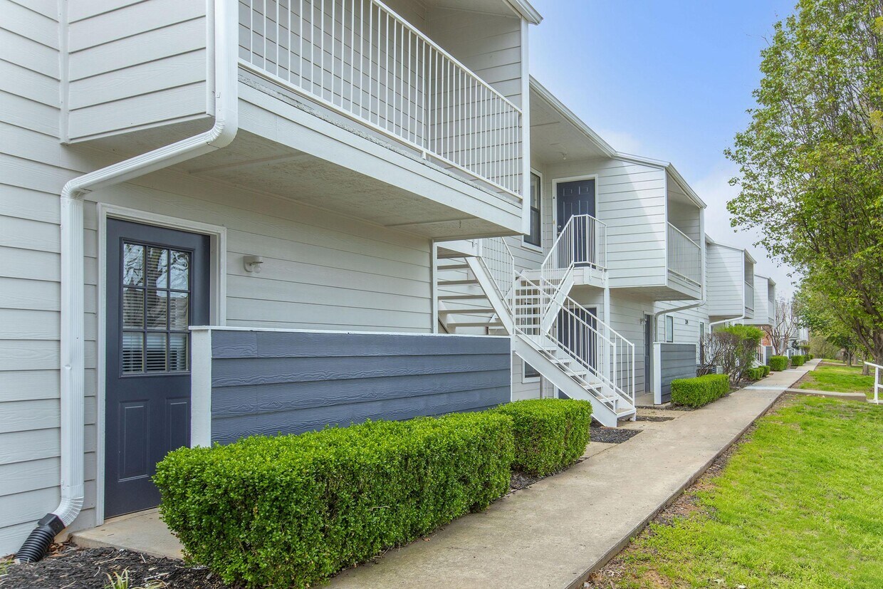 Rena Valley Apartments Rentals in Van Buren at 216 Rena Rd Van Buren