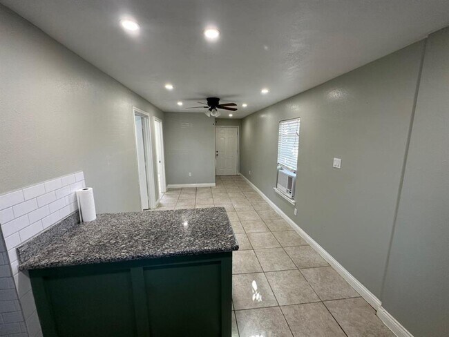 Foto del edificio - 7309 Moline St
