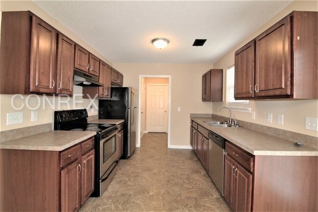 Building Photo - 213 Hester Woods Dr