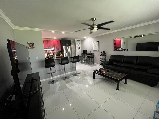 Foto del edificio - 2455 NE 51st St
