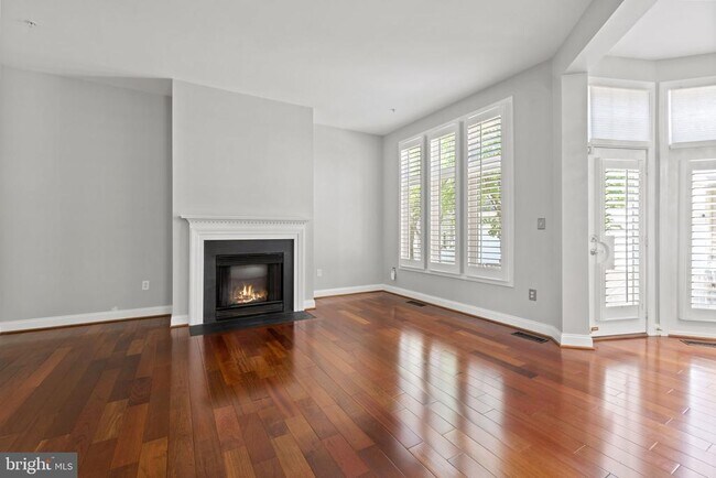 Foto del edificio - 1106 Pleasant Cir