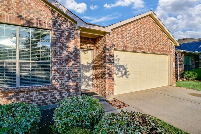 Foto del edificio - 15406 Key Crest Ln
