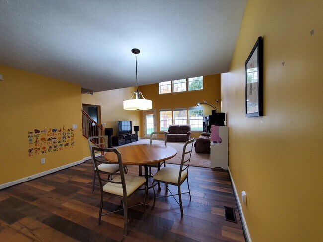 Foto del edificio - 8937 Merryvale Dr