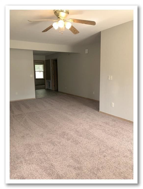 Foto del edificio - 807 Maple Dr