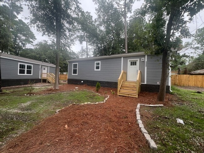 Building Photo - Coming Soon! Newly built 2024 mobile home, 1 BR, all lvp flooring, stainless steel appliances