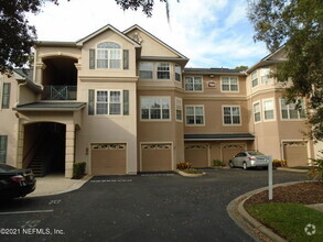 Building Photo - 13810 Sutton Park Dr N