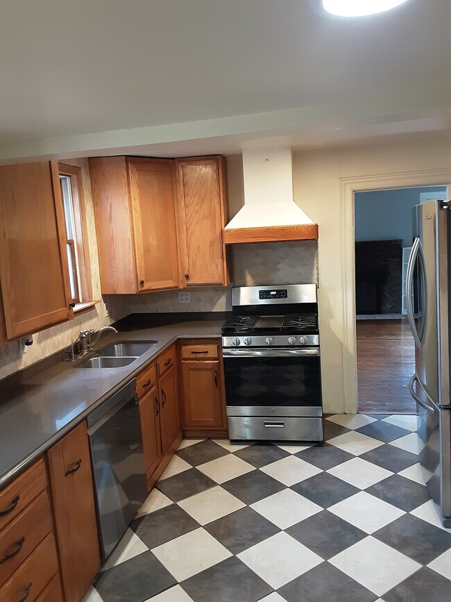 Foto del edificio - 8 Hillside Ave