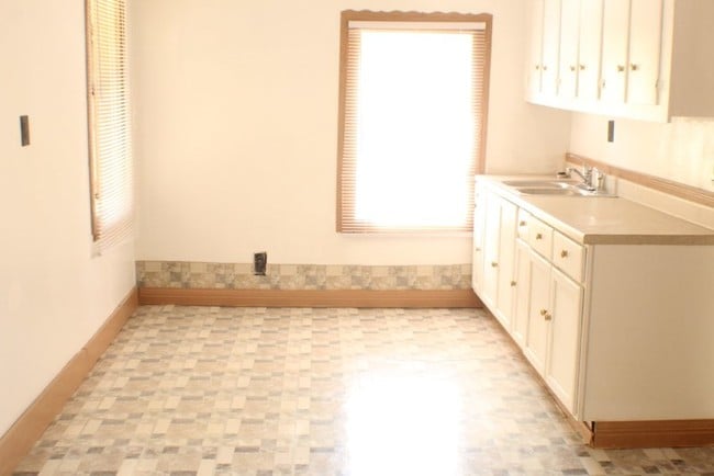 Building Photo - 6404 MS-27
