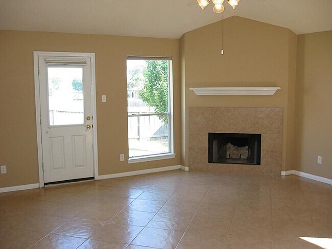 Foto del edificio - 603 Paradise Lane, Montgomery, TX 77356 - ...