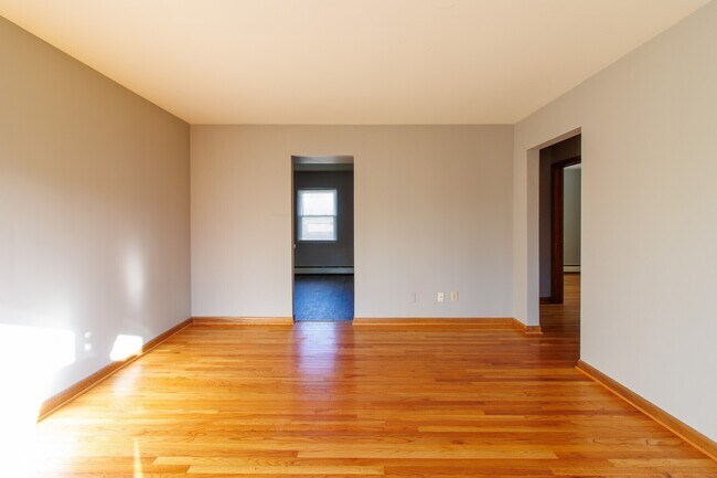 Foto del edificio - 5918 Devington Rd