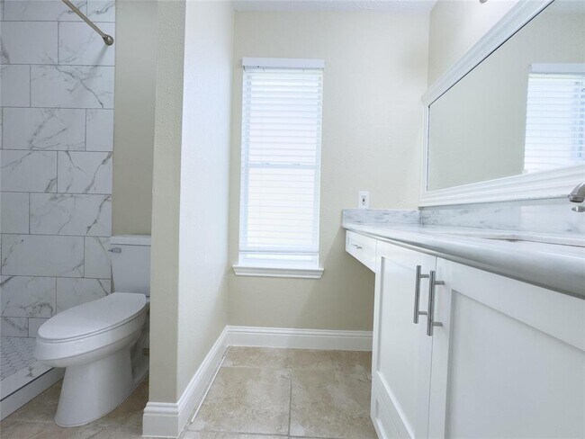 Building Photo - 13523 Hampton Falls Dr