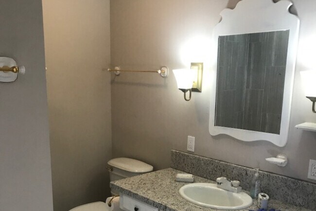 baño - 1638 Greenwood Ave