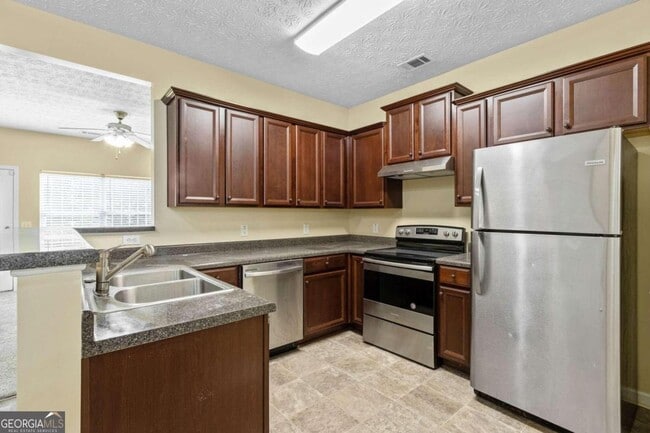 Building Photo - 2334 Bigwood Trail