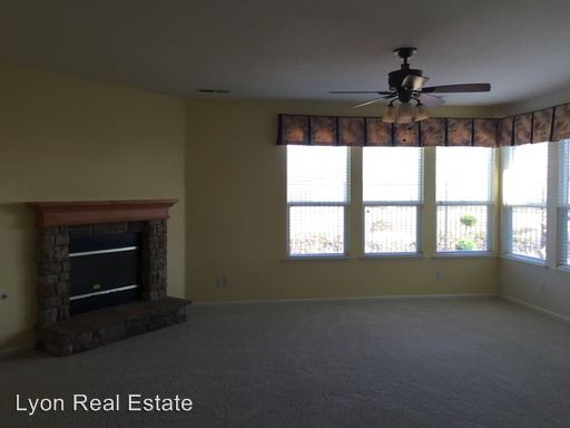 Building Photo - 1381 Souza Dr