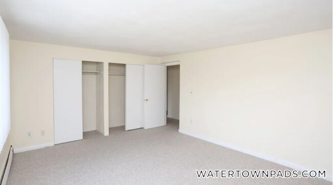 Foto del edificio - 16 Whites Ave