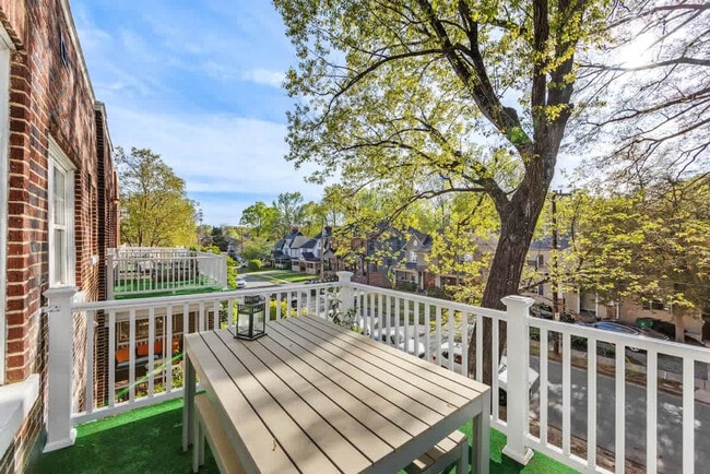 Building Photo - 800 Magnolia Ave