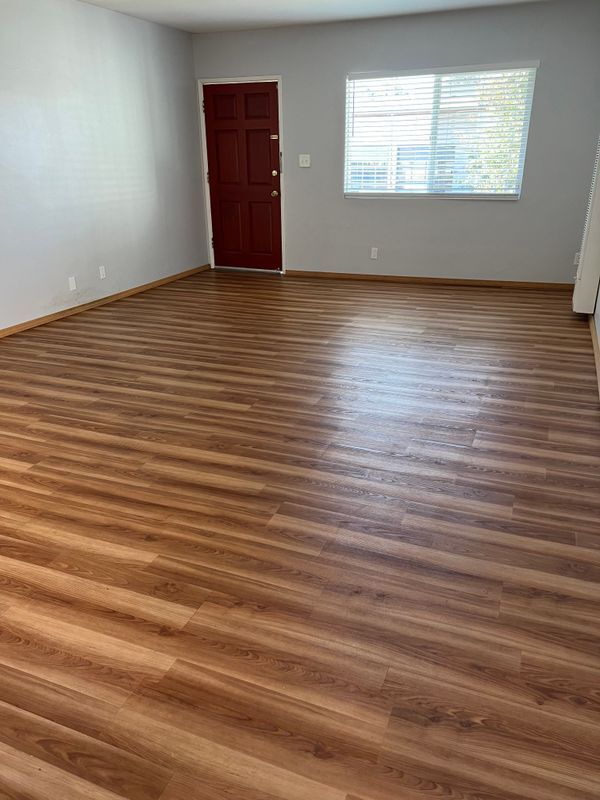 Foto del edificio - 1361 E Del Mar Blvd