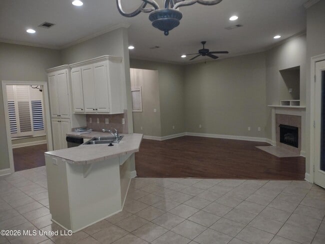 Building Photo - 446 Ash Tree Ln