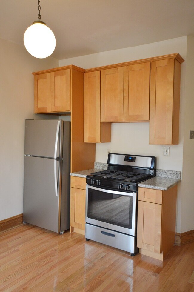 Foto del edificio - 852 W Waveland Ave