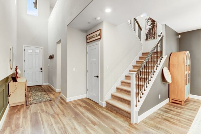 Foto del edificio - Beautiful 4-Bedroom, 3-Bath Home on a Quiet Cul-de-Sac in Woodland