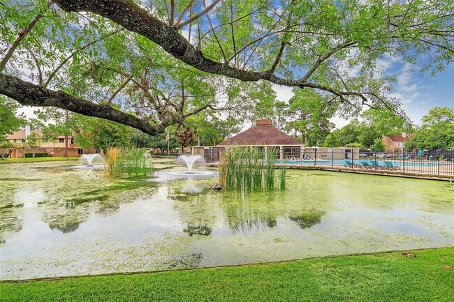 Foto del edificio - 5801 Lumberdale Rd
