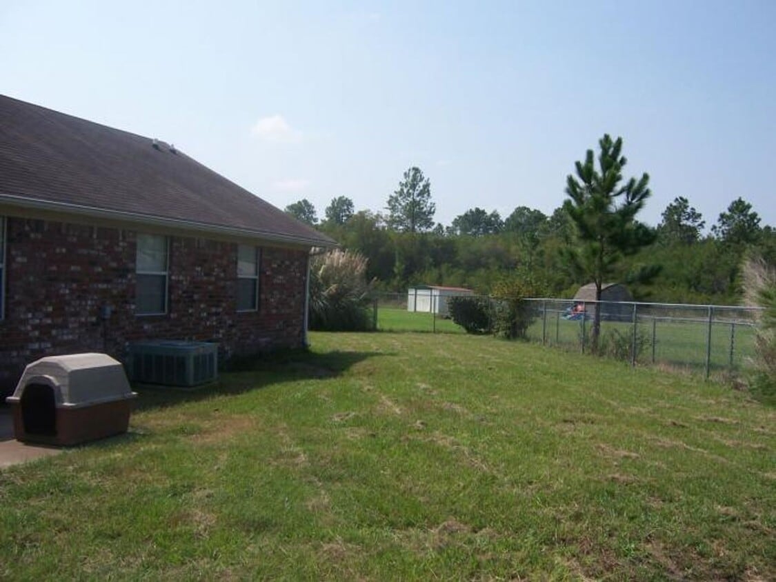 Building Photo - 803 Amy Ct
