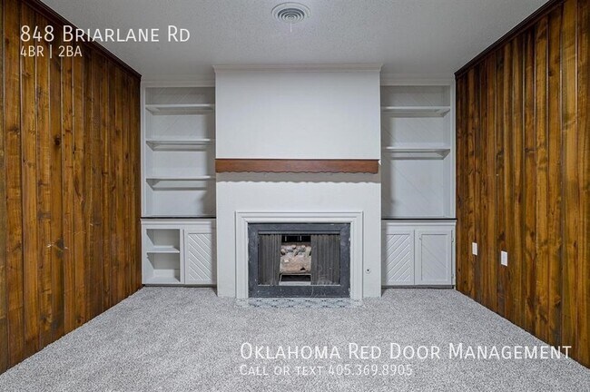 Foto del edificio - 848 Briarlane Rd
