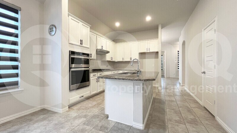 Foto principal - 3257 Lakewood Blfs Trl