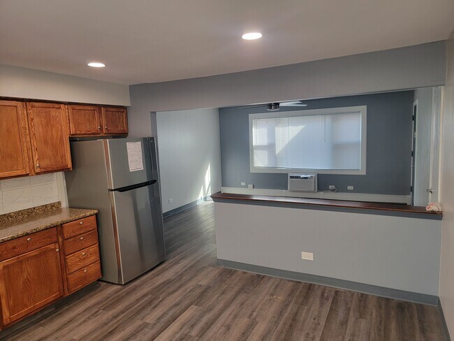 Building Photo - 10339 McVicker Ave