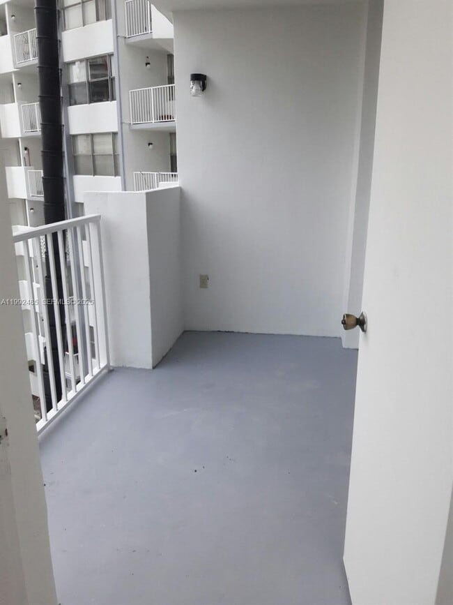 Building Photo - 1200 NE Miami Gardens Dr