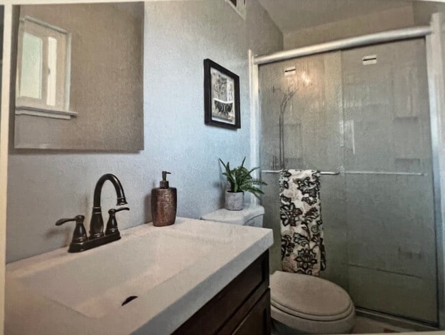 Building Photo - 39649 Royal Palm Dr