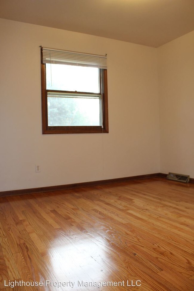 Foto del edificio - 5786 Christie Ave SE