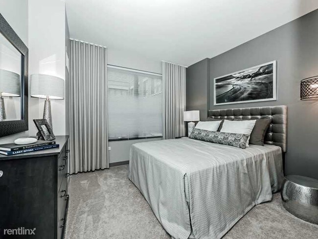 Foto del edificio - 1164 W Madison St