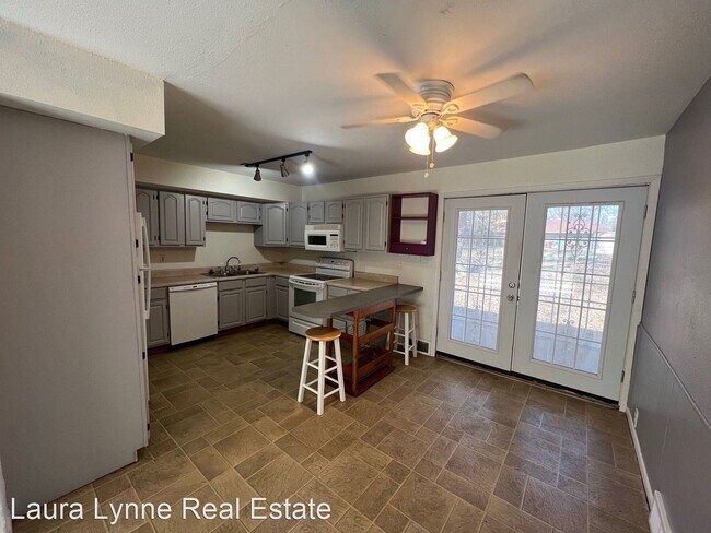 Foto del edificio - 3 br, 1 bath House - 11202 Bristol Terrace