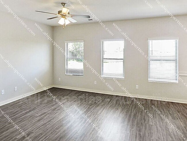 Foto del edificio - 26093 Valley Ridge Rd