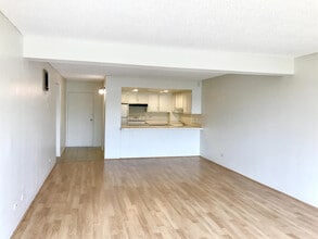 Building Photo - 4944 Cass St