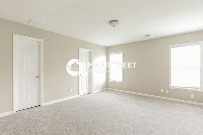 Building Photo - 3 Bedroom Pet-Friendly Home in Greensboro, NC with Main Street Renewal