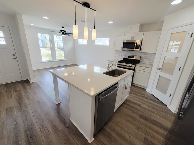 Foto del edificio - 1367 Landon Hills Dr